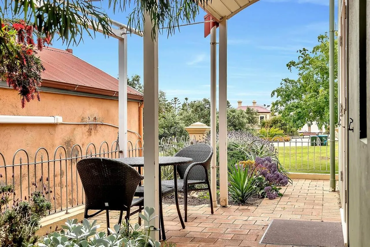 Holiday home Time And Tide Beach Cottage On The Esplanade Adelaide