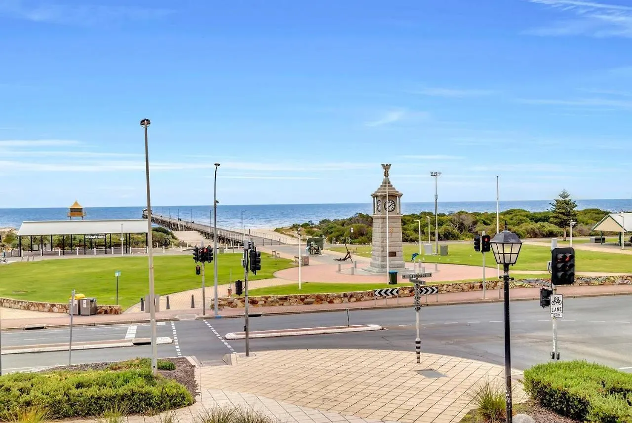 Holiday home Time And Tide Beach Cottage On The Esplanade Adelaide
